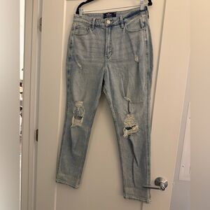 NWOT Hollister Ultra High Rise Distressed Mom Jean